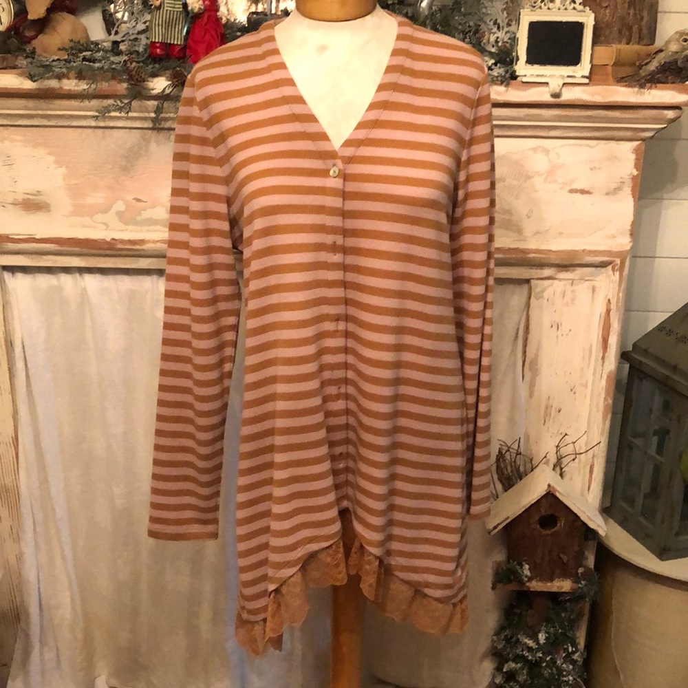 Logo by Lori Goldstein thermal top